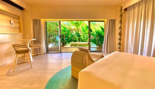 Suite with Private Pool