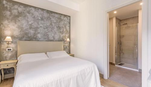 Quadruple Room with Private Bathroom