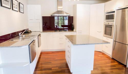 Three-Bedroom Apartment with Courtyard