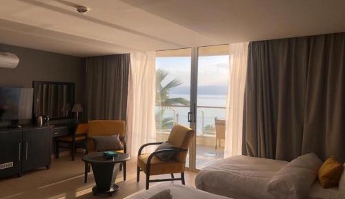Standard Twin Room with Sea View