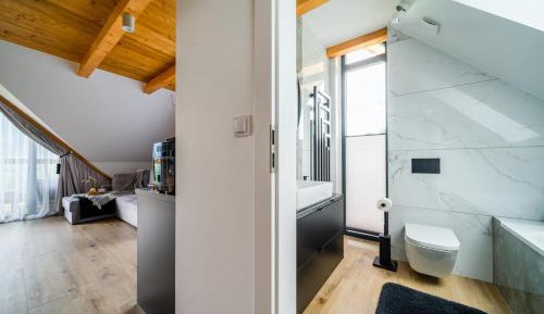Apartment with Mountain View
