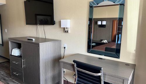 Queen Room with Two Queen Beds - Smoking