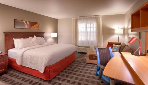 King Studio with Sofa Bed