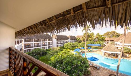 Twin Room with Partial Ocean View