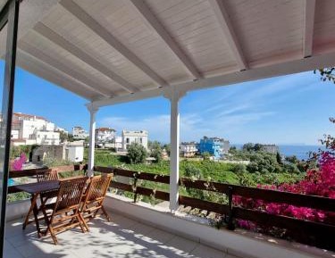Apartment with Pool View 