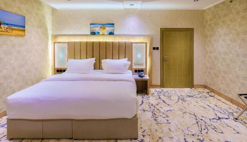 Deluxe Suite with Sea View