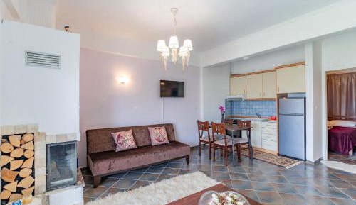 Studio (2 Adults)