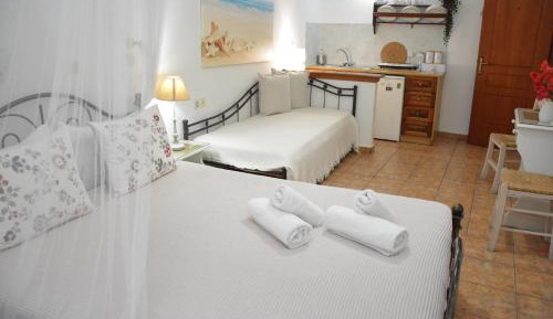 Studio (3 Adults)