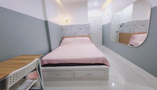 Standard Queen Room