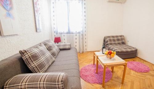 One-Bedroom Apartment with Balcony