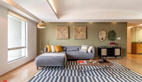 Two-Bedroom Family Apartment and City View