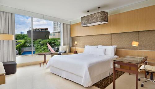 Premium King Room Pool View