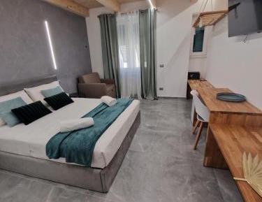 Deluxe King Room