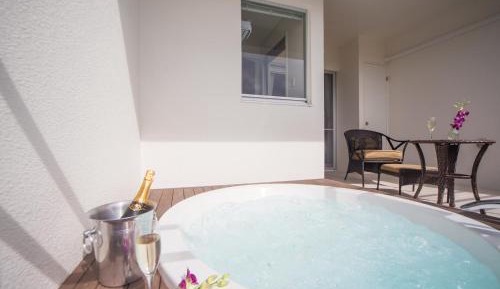 Private Jacuzzi Villa