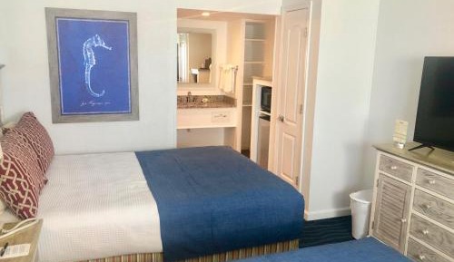 Queen Room with Pool View - Third Floor 