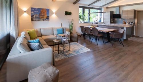 Three-Bedroom Apartment with Balcony - Top 13