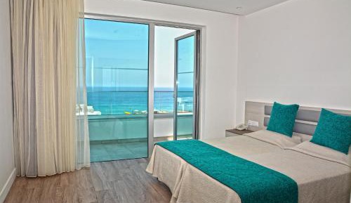 Family Room with Sea View