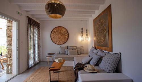 Junior Suite with Pool View