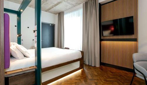 Premium King Room