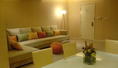 Two-Bedroom Queen and Twin Suite