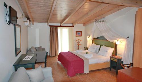 Suite (2 Adults + 2 Children)