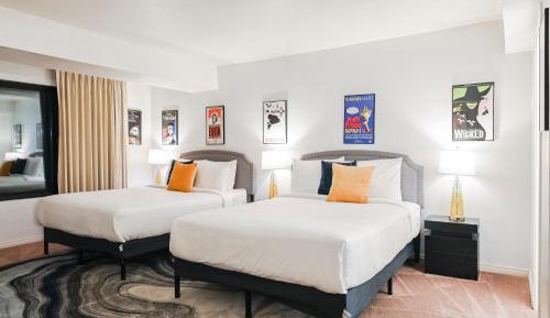 One Bedroom Center Strip