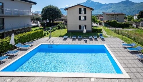Ground Floor One-Bedroom Apartment with Garden