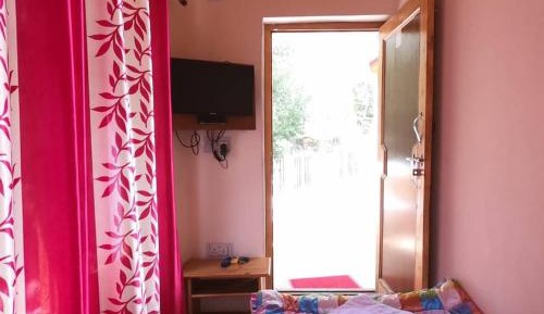 Single Room with Shared Shower and Toilet