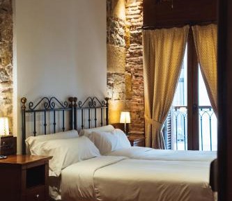 Twin Room with Private Bathroom