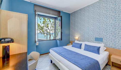 Double Room with Lake View