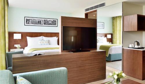Queen Studio Suite