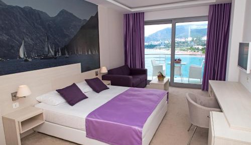 Deluxe Triple Room with Sea View