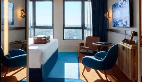 Iconic Paris Skyline room - River Seine and Eiffel Tower view