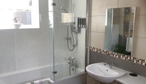 Twin Room with Private External Bathroom