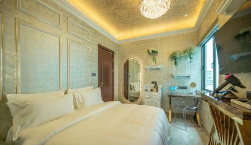 Standard King Room