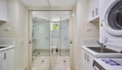 Two Bedroom Pool Access Apartment 4213/4