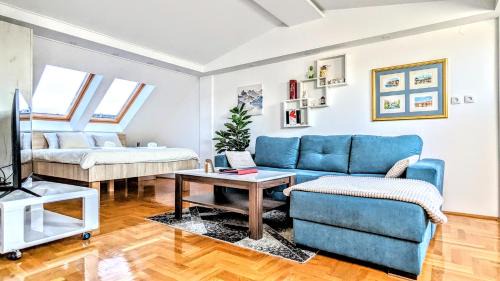 Two-Bedroom Deluxe Apartment with Balcony