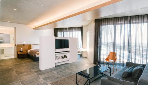 Studio Suite - Sea View with Breakfast for 2, Swimming Pool Access for 2 and Amenity
