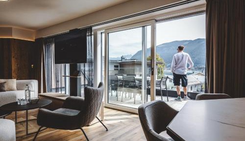 Four-Bedroom Suite with Sauna