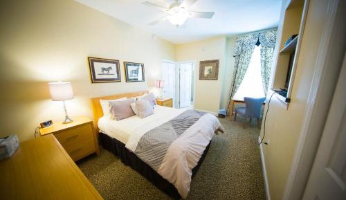 One-Bedroom Suite #4