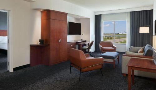One-Bedroom King Suite
