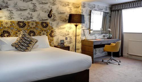 Deluxe King Room