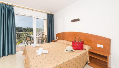 Two-Bedroom Apartment with Balcony (4-6 Adults)