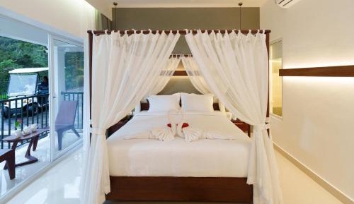 Suite with Hot Tub