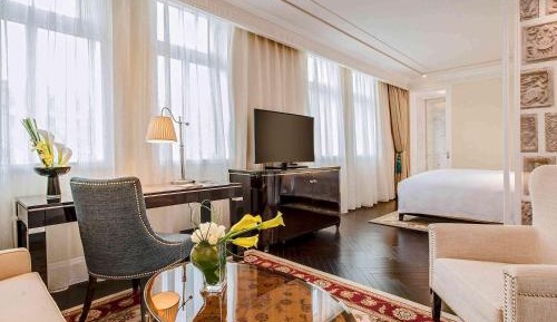 Grand Premium Room