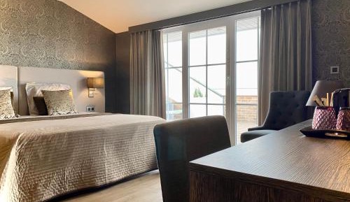 Superior Double or Twin Room with Terrace