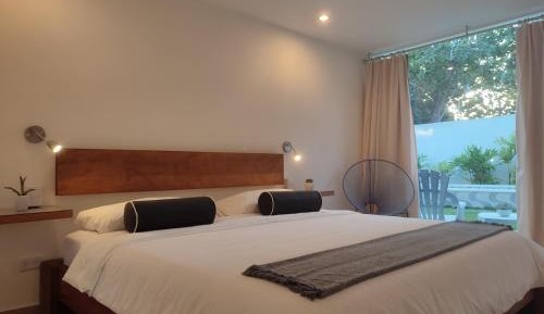 Deluxe Queen Room