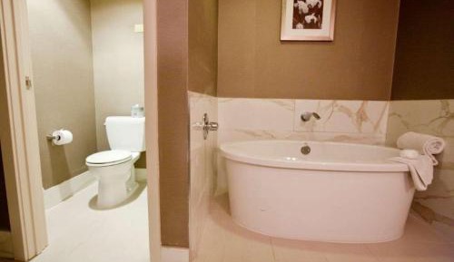 King Suite with Spa Bath