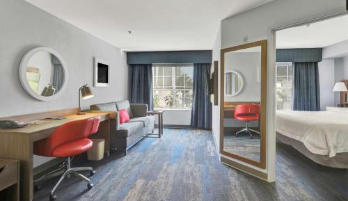 One-Bedroom King Suite - Non-Smoking