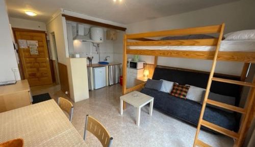 Studio with Sofa Bed Griffin 43